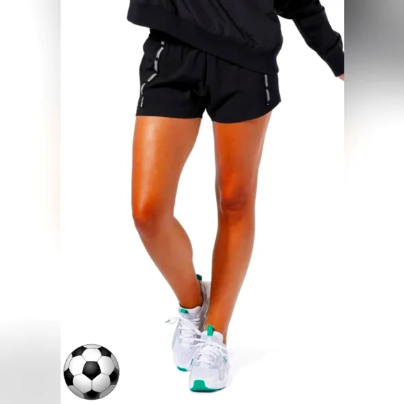 Reebok Speedwick Woman's Shorts Color Black Size 2XL NWT - Picture 1 of 12